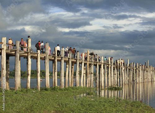 걷기,나무,기둥,물,우베인다리,U-Bein Bridge,타웅타만호수,Taung Thaman Lake,만달레이,미얀마 photo