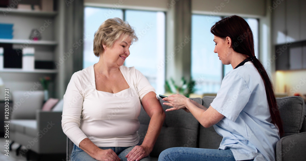 Continuous Glucose Monitor For Senior Patient Continuous Glucose Monitor For Senior Patient