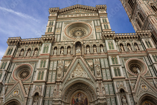 Obraz na płótnie Close up of the facade of the cathedral of Florence w salonie