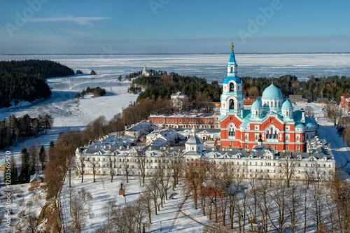 Tableau sur toile Valaam Monastery in beautiful winter