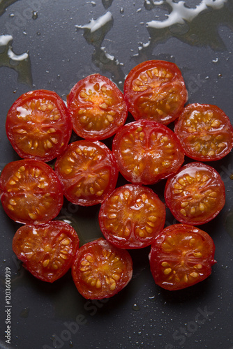 Tomates prontos para se trasformarem em molho de tomate para pizza e pastas