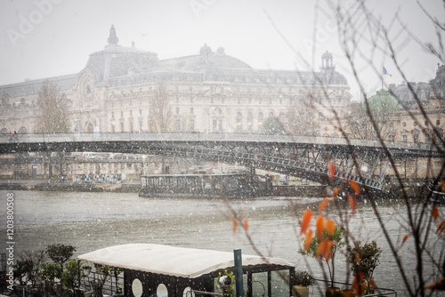 The Solferino footbridge under the snow - Paris
