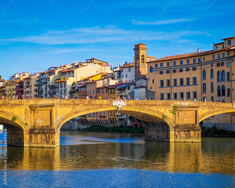 Obraz premium Ponte Santa Trinita, Holy Trinity Bridge bridge over River Arno in Florence, Italy