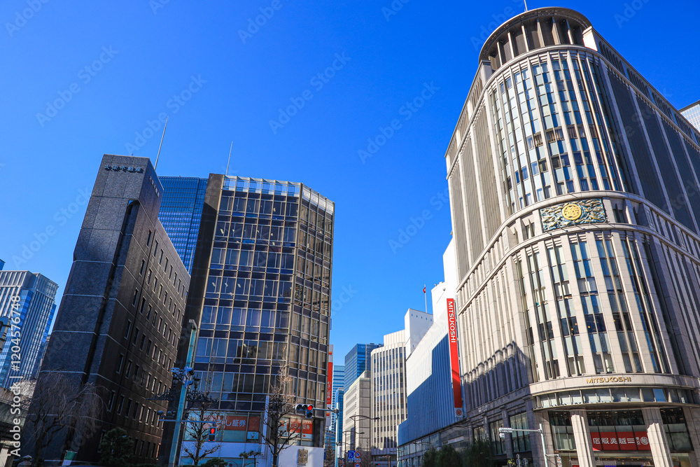 Fototapeta premium 東京都の都市風景 日本橋 交差点