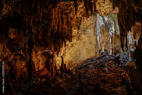 Les grottes d'Anjohibe à Madagascar photo