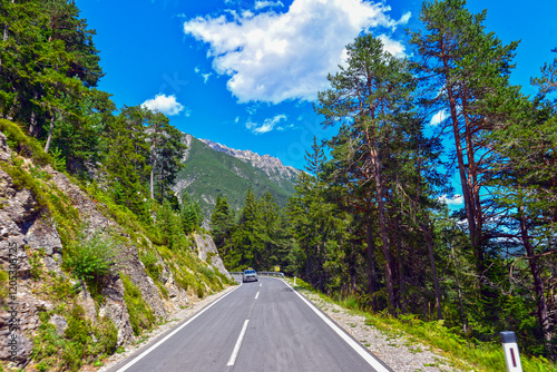 Hahntennjochstraße (L246) von Imst in Richtung Gebirgspass Hahntennjoch in Tirol (Österreich)  photo