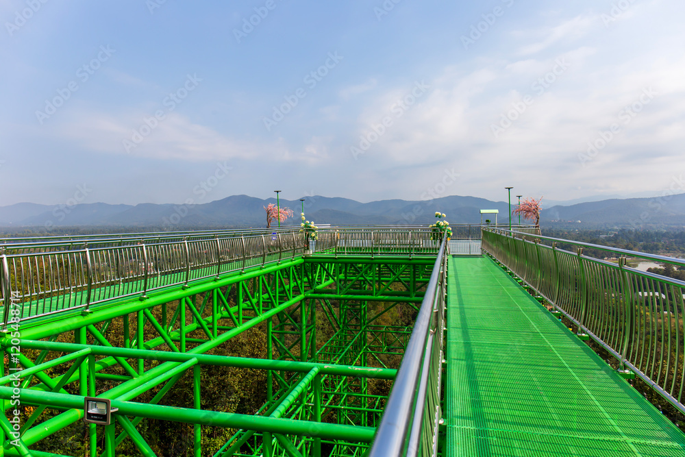 Fototapeta premium Chiang Mai, Thailand - December 9, 2024: Skywalk Wat Phra That Doi Saket.