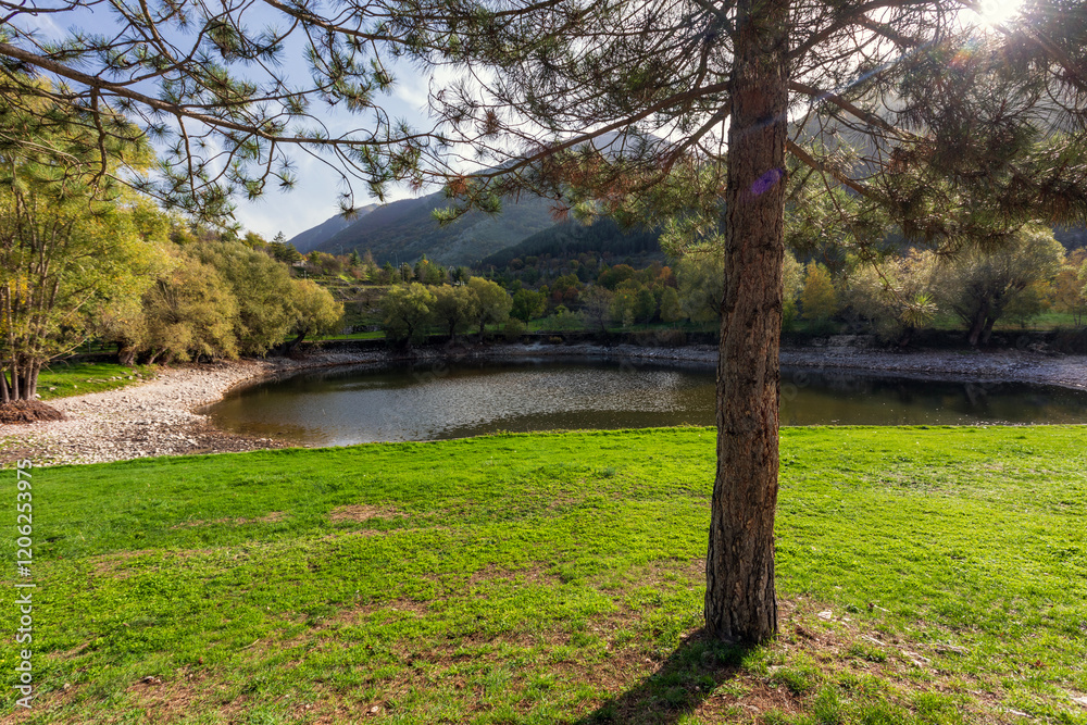 Lago Pio al tramonto. A VIllalago un paese vicino al lago di Scanno e di San Domenico in Abruzzo.
