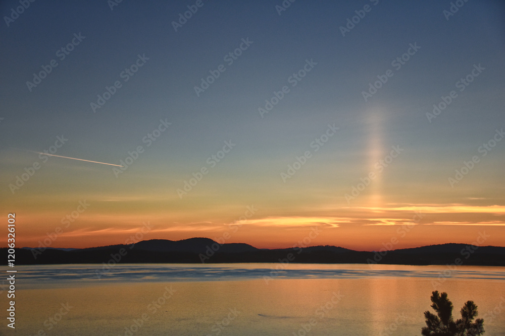 San Juan Islands dusk sunset treeline coast views fro Lopez Island summer 2024, archipelago Washington, United States San Juan Islands dusk sunset treeline coast views fro Lopez Island summer 2024, archipelago Washington, United States