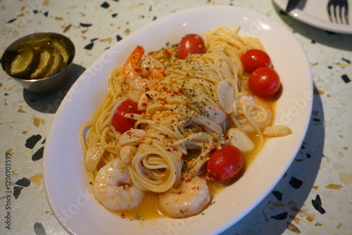 pasta with shrimp and tomato
