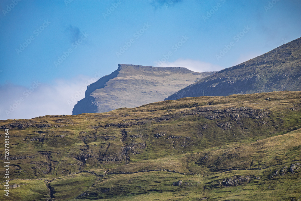 Fototapeta premium Berglandschaft auf Streymoy - Färöer Inseln