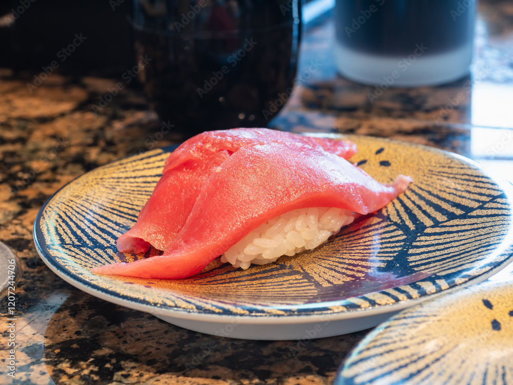 和食の握り寿司。新鮮な本鮪と酢飯の寿司。