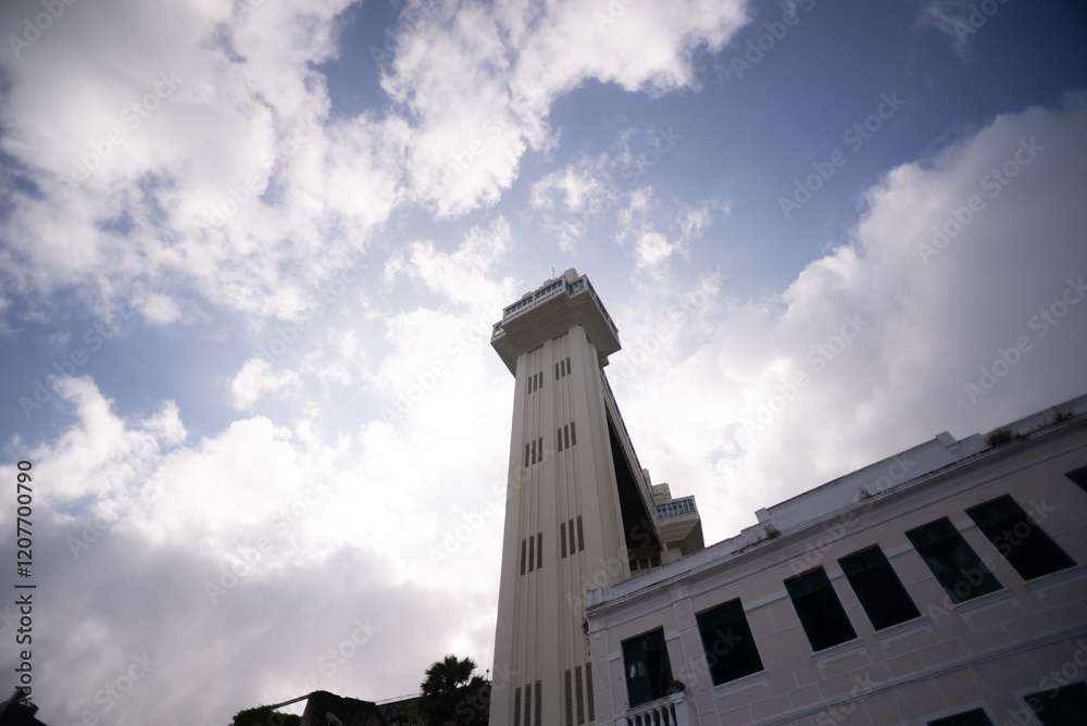 Φωτογραφία Low view of the Lacerda Elevator, a postcard of the city of Salvador, Bahia