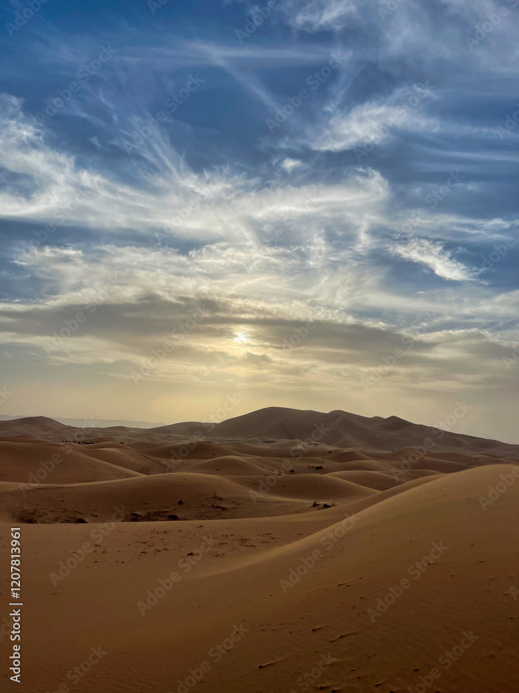 Naklejka premium landscape view of erg chebbi desert at sunset