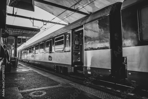 Train à quai, gare de Nîmes centre