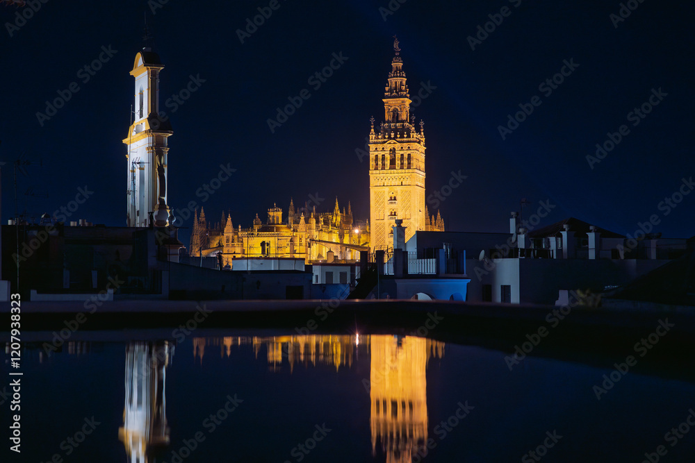 Sevilla Kathedrale & La Giralda an der Plaza del Triunfo, Sevilla, Spanien / Catedral de Sevilla Sevilla Kathedrale & La Giralda an der Plaza del Triunfo, Sevilla, Spanien / Catedral de Sevilla