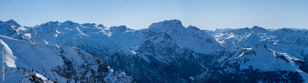 Fototapeta premium Winterpanorama vom Zafernhorn Richtung Rote Wand