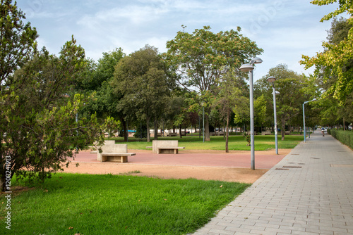 Fototapeta Naklejka Na Ścianę i Meble -  Empty park in Cordoba, Spain.