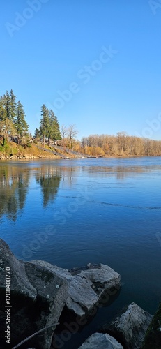 Obraz na płótnie River beach in the Winter w salonie