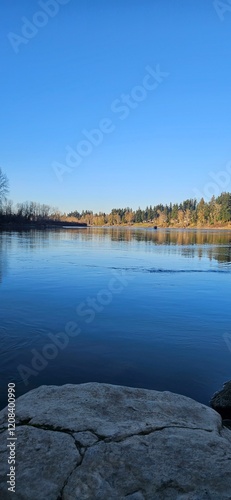 Obraz na płótnie River beach in the Winter w salonie