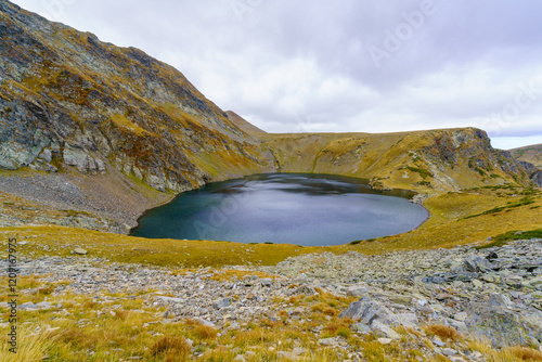 Obraz na płótnie Eye Lake, part of the Seven Rila Lakes w salonie
