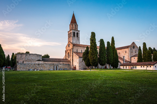The main city of ancient Rome. Aquileia between Roman colonization and the birth of Christianity.