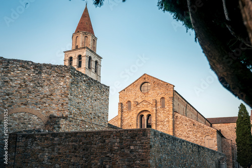 The main city of ancient Rome. Aquileia between Roman colonization and the birth of Christianity.