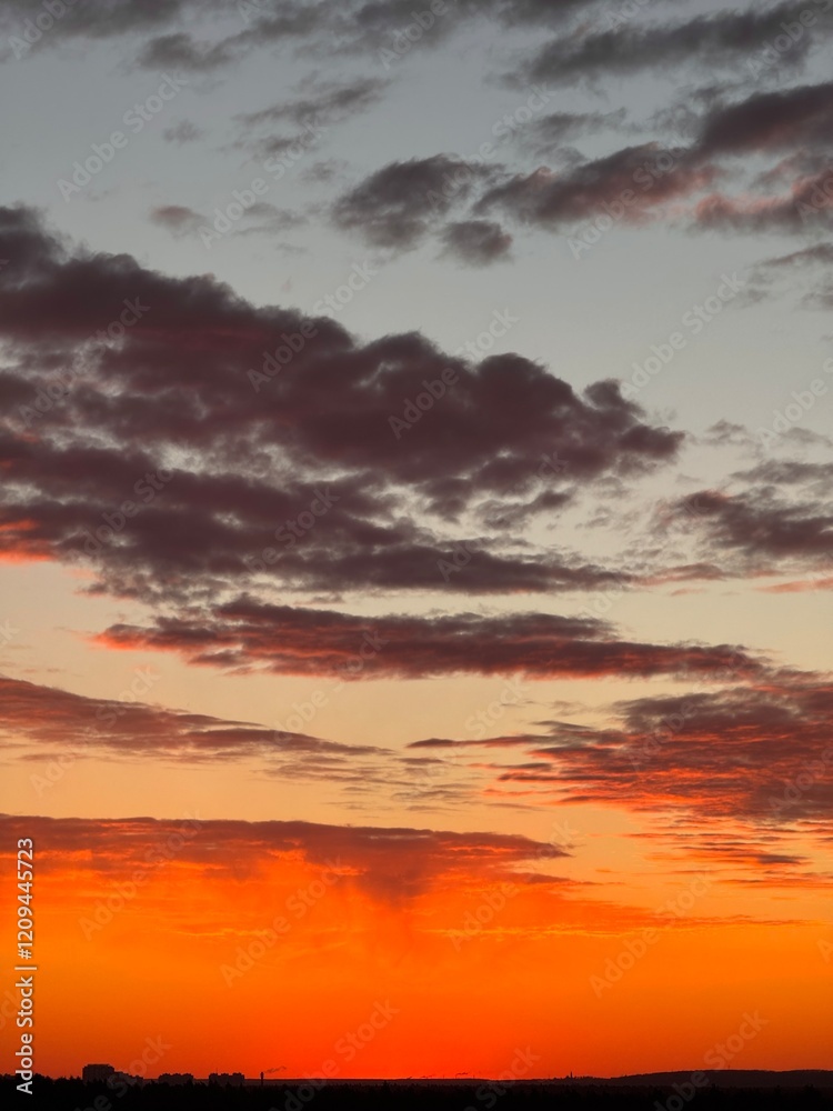 Fototapeta premium Beautiful skyscape at dawn in winter