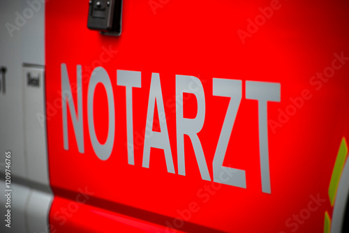 Notarzteinsatzfahrzeug (NEF) des Rettungsdienstes