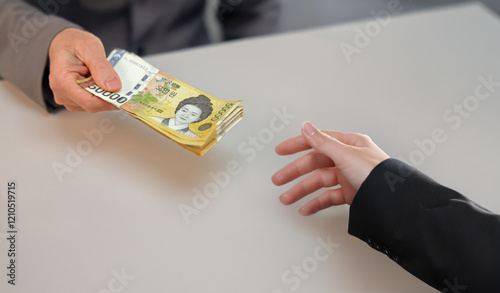 돈을 주고 받는 사람_ 계약 _ 합의