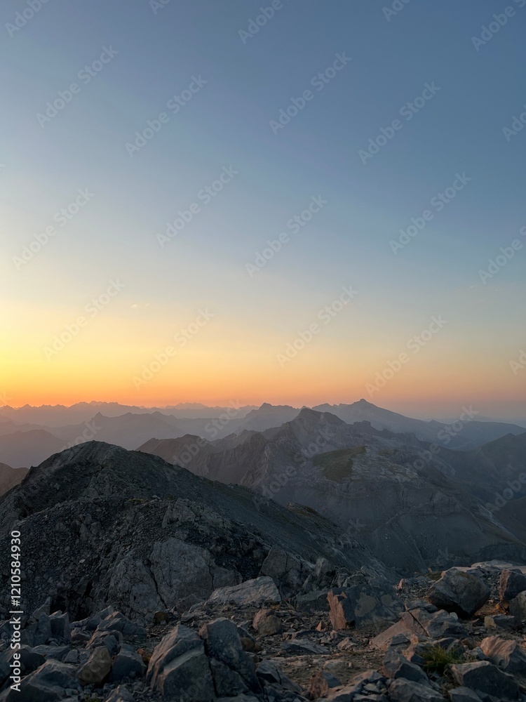 Naklejka premium Sunset, sunrise, mountains