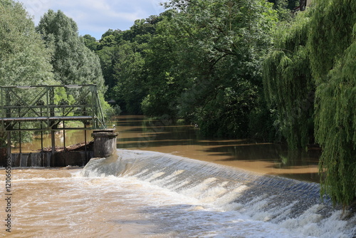Blick auf den Fluss Murr im Zentrum der Stadt Backnang in Baden-Württemberg	