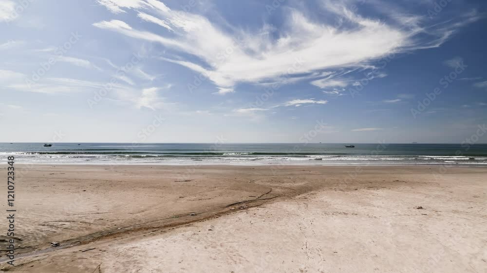 Imagens aéreas deslumbrantes da praia de Itanhaém, São Paulo, capturadas por drone. Paisagens paradisíacas com mar, areia e natureza exuberante. Ideal para turismo e marketing. Imagens aéreas deslumbrantes da praia de Itanhaém, São Paulo, capturadas por drone. Paisagens paradisíacas com mar, areia e natureza exuberante. Ideal para turismo e marketing.