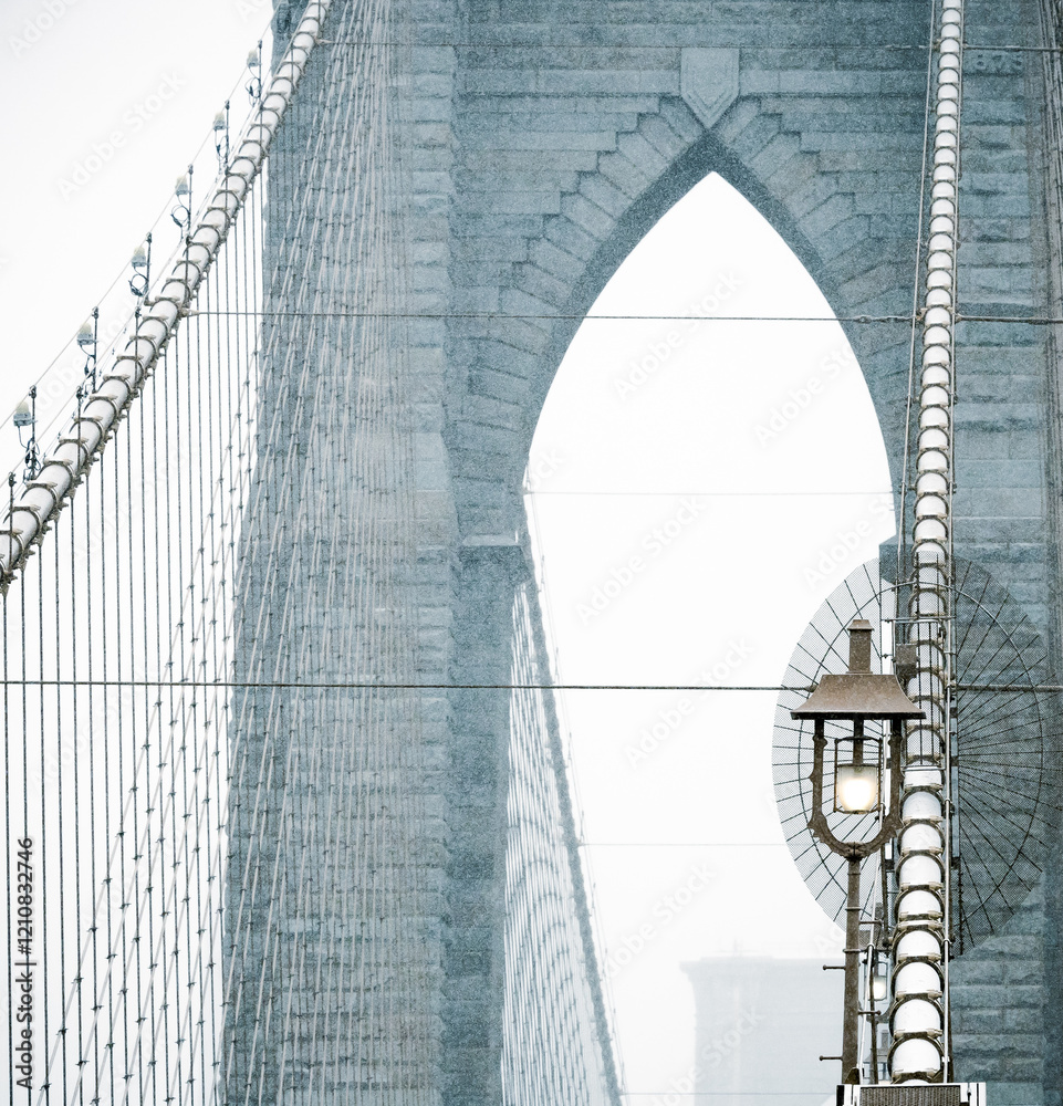 Fototapeta premium arch of Brooklyn Bridge, New York