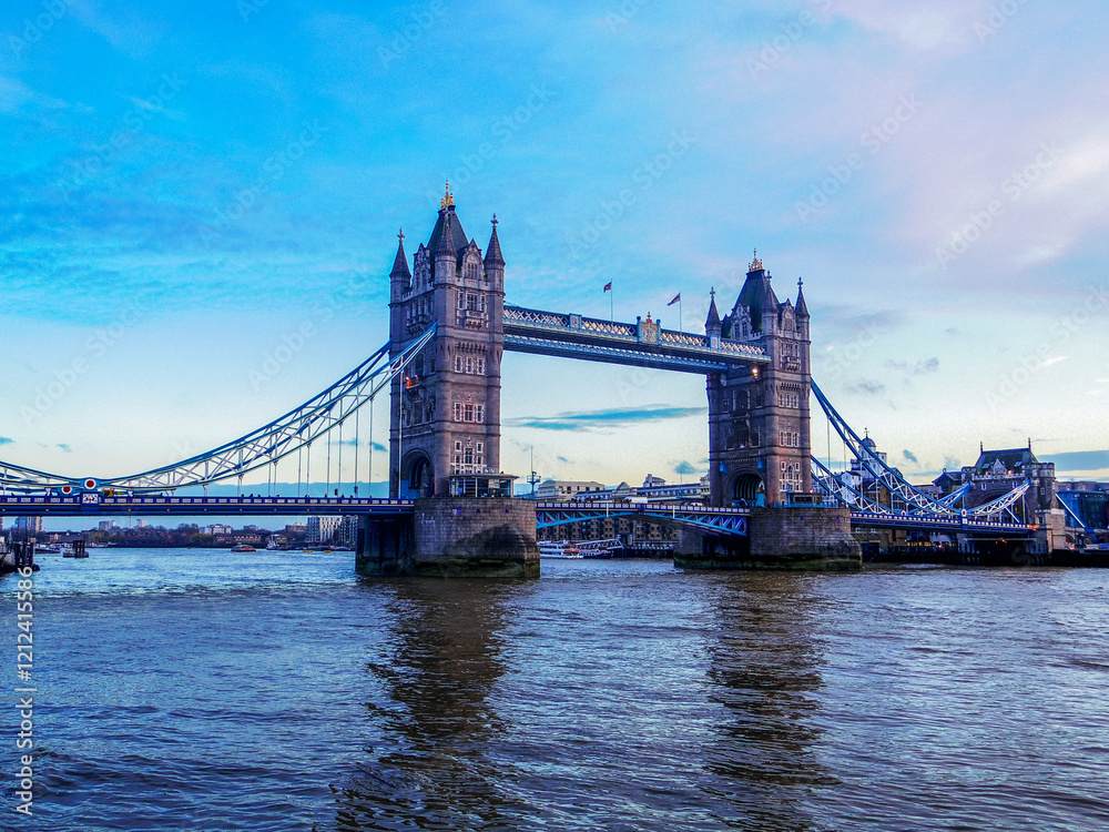 Obraz premium 【イギリス】ロンドンのタワーブリッジ