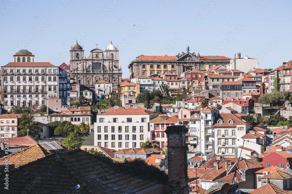 Fototapeta premium view of the town of porto in portugal