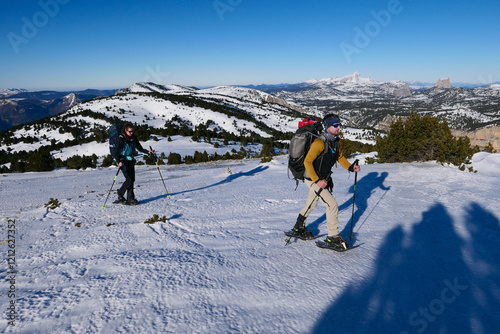 Randonnée raquettes sur les Hauts Plateaux du Vercors. Glandasse, Mont Aiguille, Grand Veymont. Drôme - Alpes photo