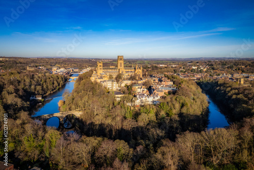 Fototapeta Naklejka Na Ścianę i Meble -  The Bend In The River Around The City Of Durham