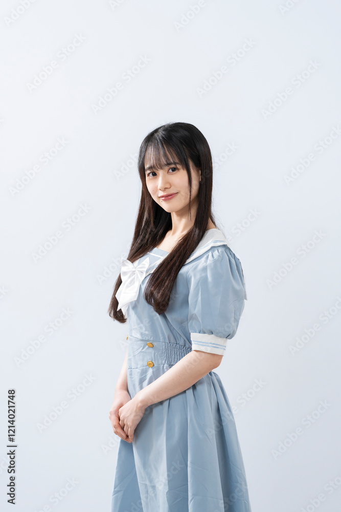 セーラー服を着た女性 セーラー服を着た女性