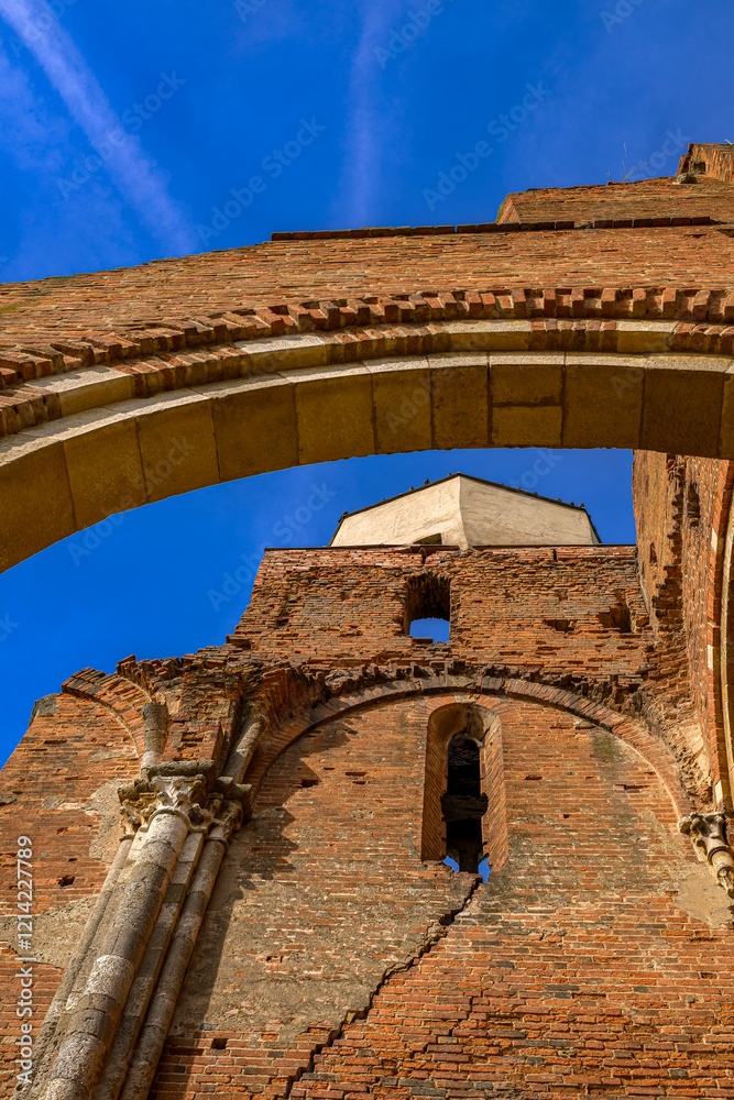 Arača (Hungarian: Aracs) is a medieval Romanesque church ruin located about 12 km of Novi Bečej, Serbia.