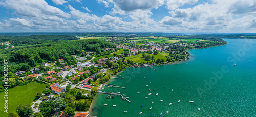 Sommer am idyllischen Wörthsee im oberbayerischen Alpenvorland photo