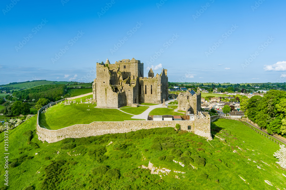 Φωτογραφία The Rock of Cashel, also known as Cashel of the Kings and St