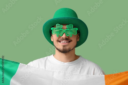Happy young man in leprecha...