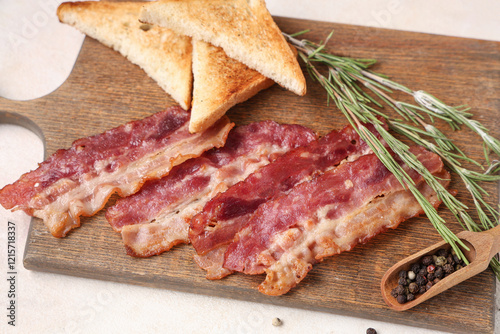 Crispy fried bacon strips w...