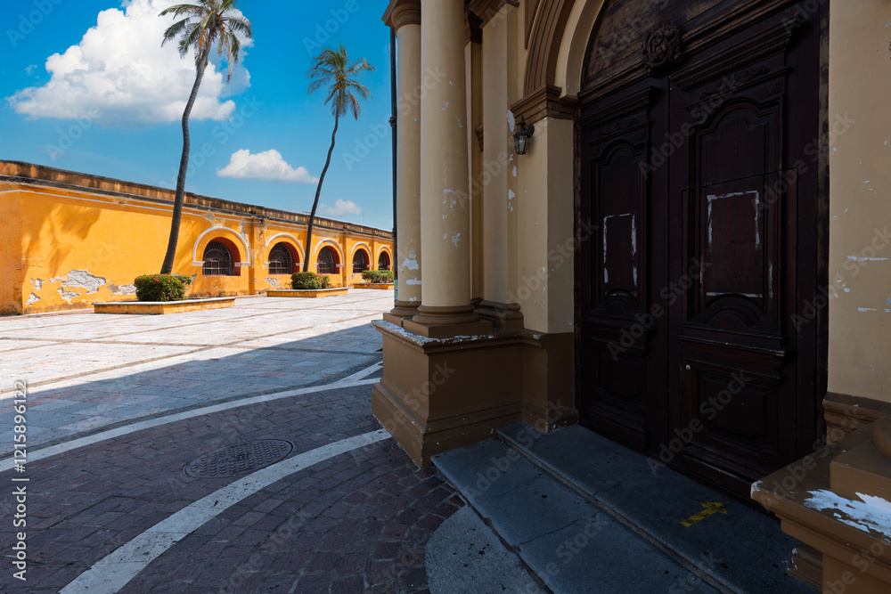 Mexico, Veracruz, colorful streets and colonial houses in historic city center near sea promenade.