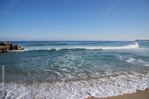 Korea's East Sea under heavy waves