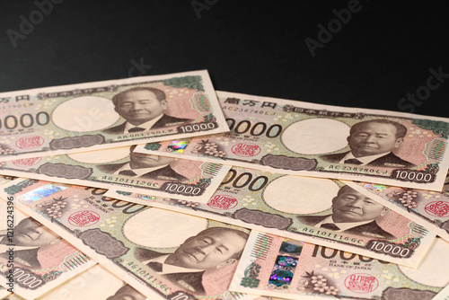 たくさんの新1万円札