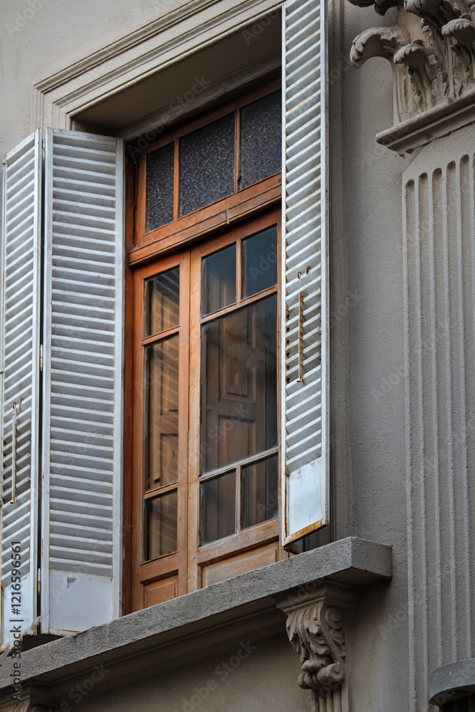 Fototapeta premium windows with shutters