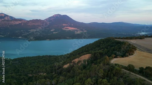 Bergsee Frankreich Provence 4k Panorama