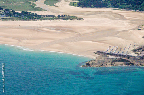 Slika na platnu vue aérienne de la plage de Fréhel sur la côte bretonne en France